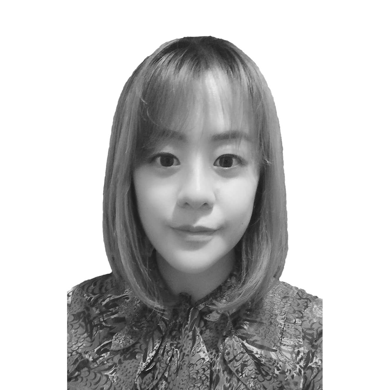 Lina-profile-photo-BW2-1
